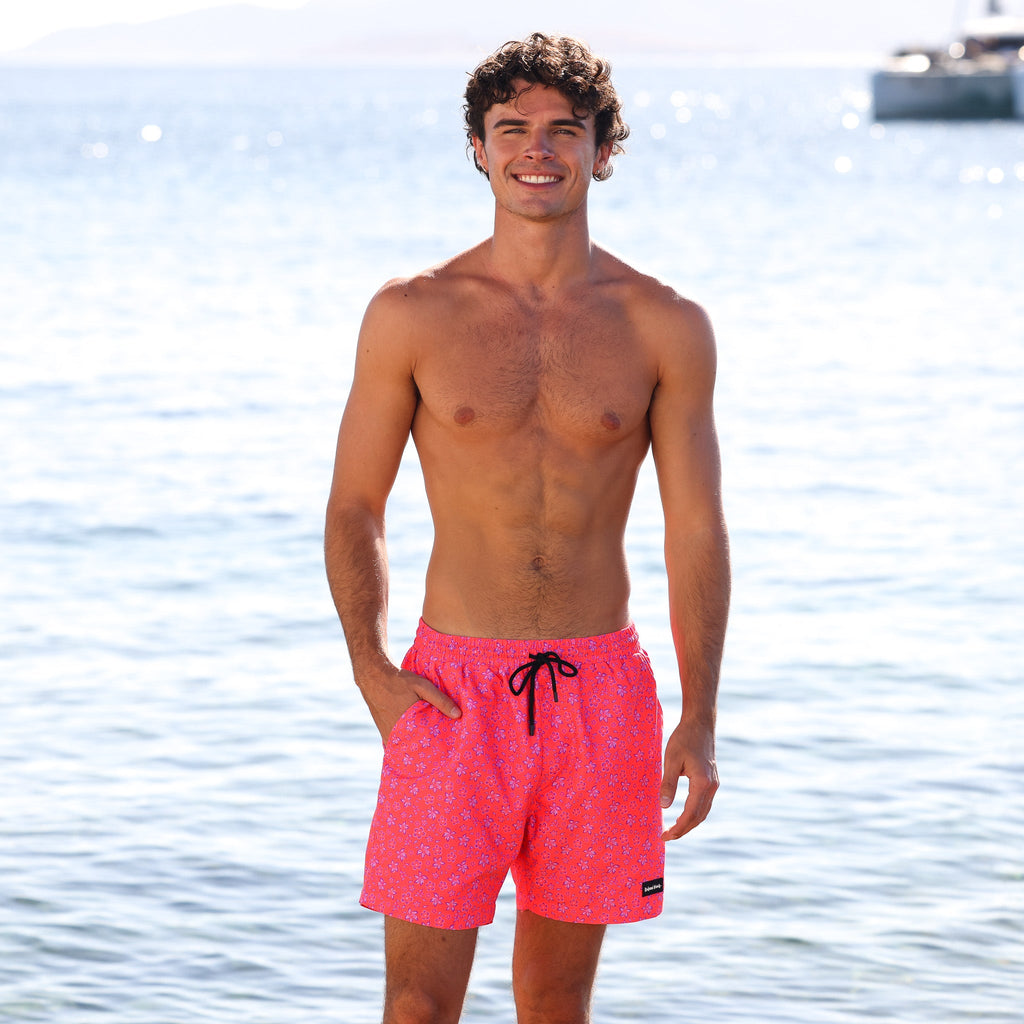 TRUNK110: Men's Swim Trunks - Kiss Me
